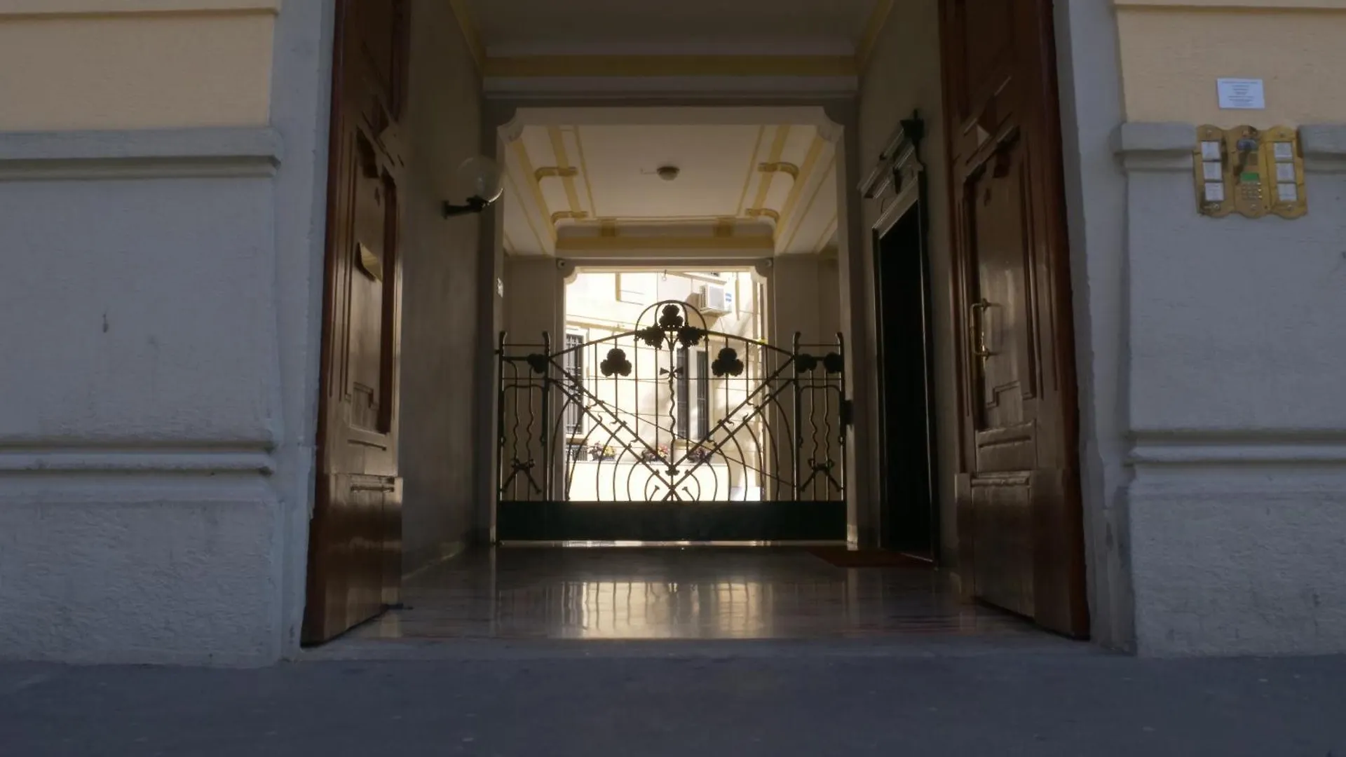 Wonderful Downtown Apartment-Hd Netflix, King-Size Bed, Two Minutes' Walk From Metro Milán Italia